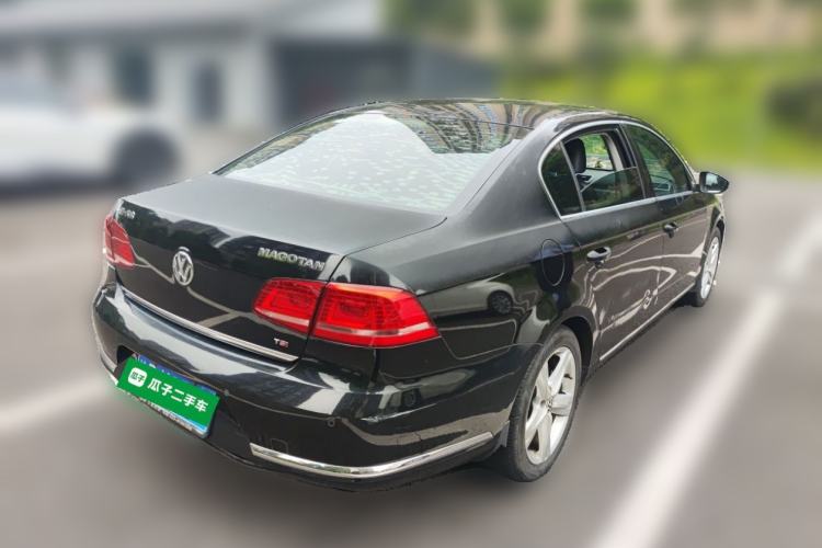 Used Volkswagen Magotan 2016 1.8TSI Luxury Comfort Model Rear Right 45 Deg