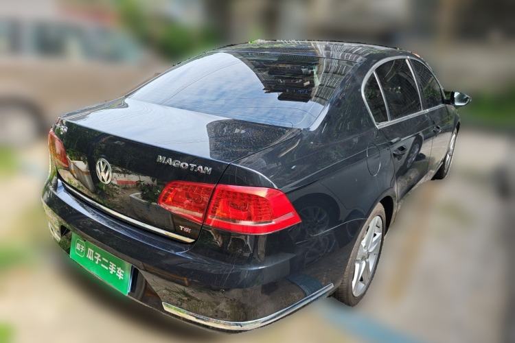 Used Volkswagen Magotan 2016 1.8TSI Luxury Comfort Model Rear Right 45 Deg