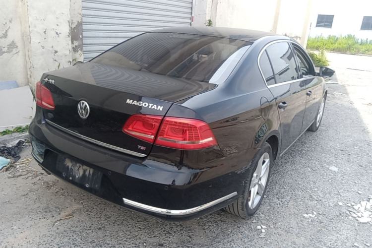 Used Volkswagen Magotan 2016 1.8TSI Luxury Comfort Model Rear Right 45 Deg