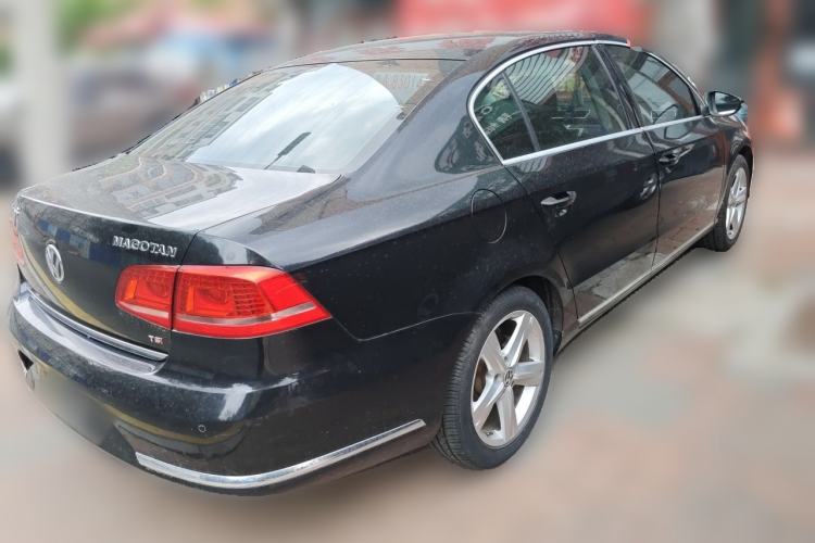 Used Volkswagen Magotan 2016 1.8TSI Luxury Comfort Model Rear Right 45 Deg