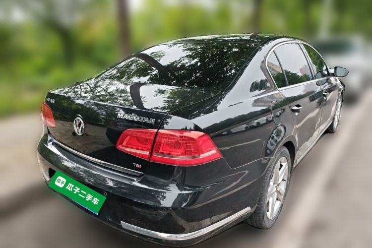 Used Volkswagen Magotan 2016 1.8TSI Luxury Comfort Model Rear Right 45 Deg