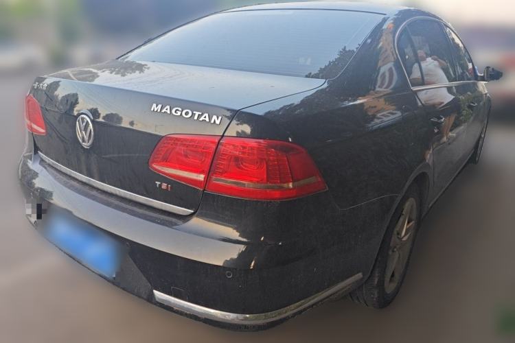 Used Volkswagen Magotan 2016 1.8TSI Luxury Comfort Model Rear Right 45 Deg