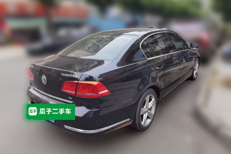 Used Volkswagen Magotan 2016 1.8TSI Luxury Comfort Model Rear Right 45 Deg