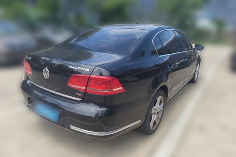Used Volkswagen Magotan 2016 1.8TSI Luxury Comfort Model Rear Right 45 Deg