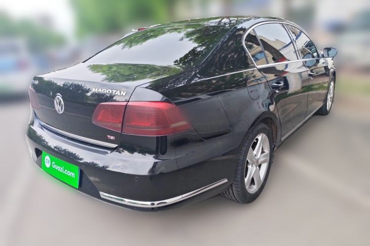 Used Volkswagen Magotan 2016 1.8TSI Luxury Comfort Model Rear Right 45 Deg