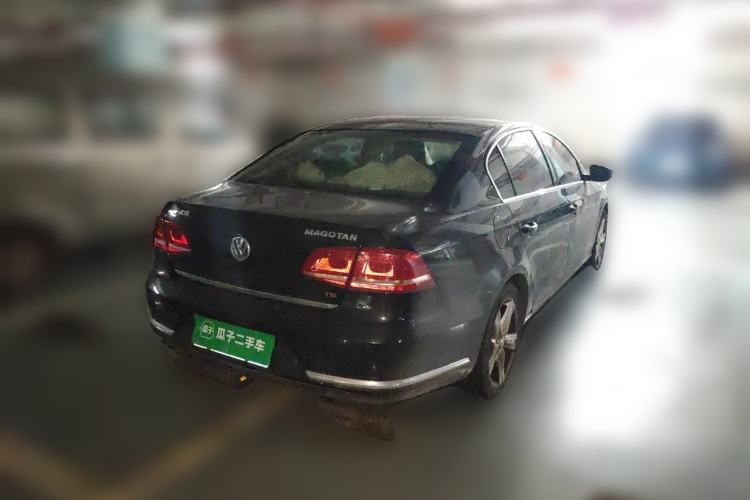 Used Volkswagen Magotan 2016 1.8TSI Luxury Comfort Model Rear Right 45 Deg