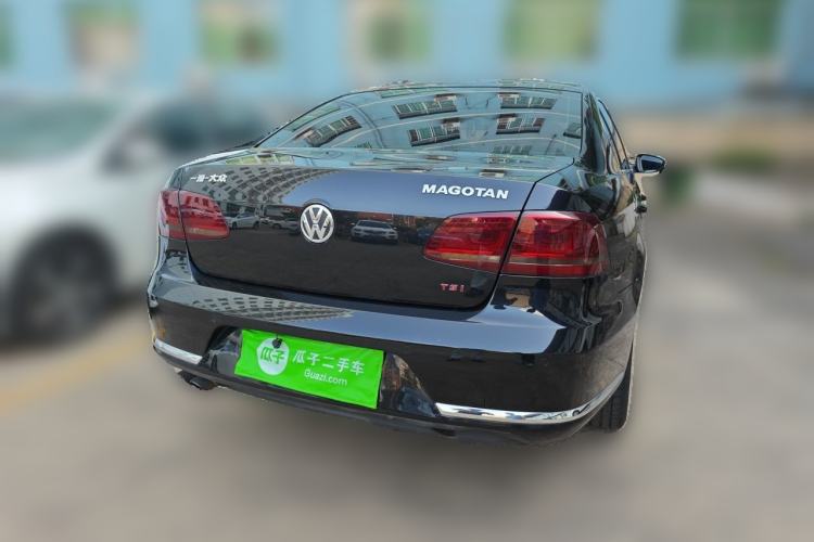 Used Volkswagen Magotan 2016 2.0 TSI Luxury Comfort Version Rear Right 45 Deg