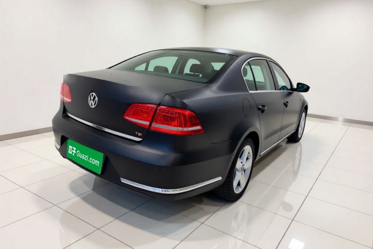 Used Volkswagen Magotan 2016 1.8TSI Luxury Comfort Model Rear Right 45 Deg