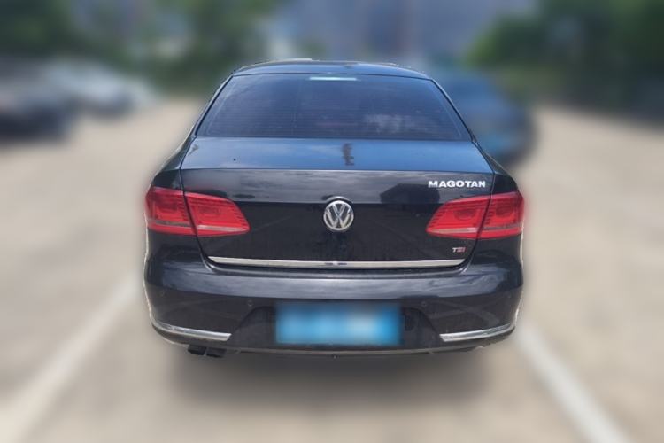 Used Volkswagen Magotan 2016 1.8TSI Luxury Comfort Model Rear