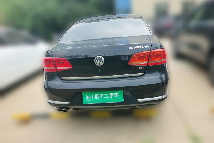 Used Volkswagen Magotan 2016 1.8TSI Luxury Comfort Model Rear