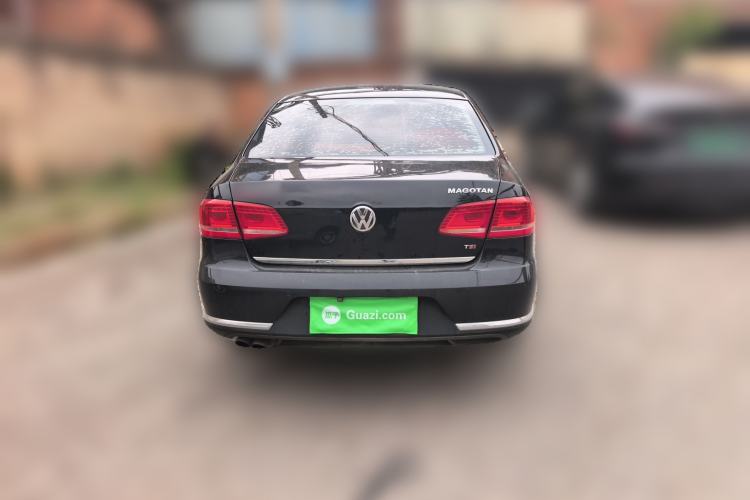 Used Volkswagen Magotan 2016 1.8TSI Luxury Comfort Model Rear