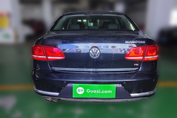 Used Volkswagen Magotan 2016 2.0 TSI Luxury Comfort Version Rear