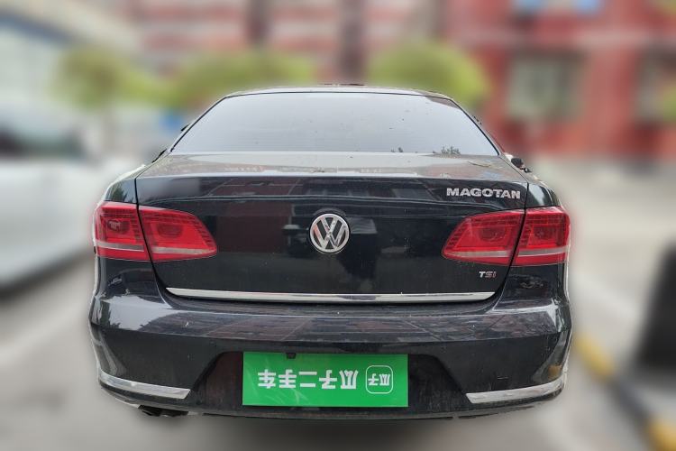 Used Volkswagen Magotan 2016 1.8TSI Luxury Comfort Model Rear