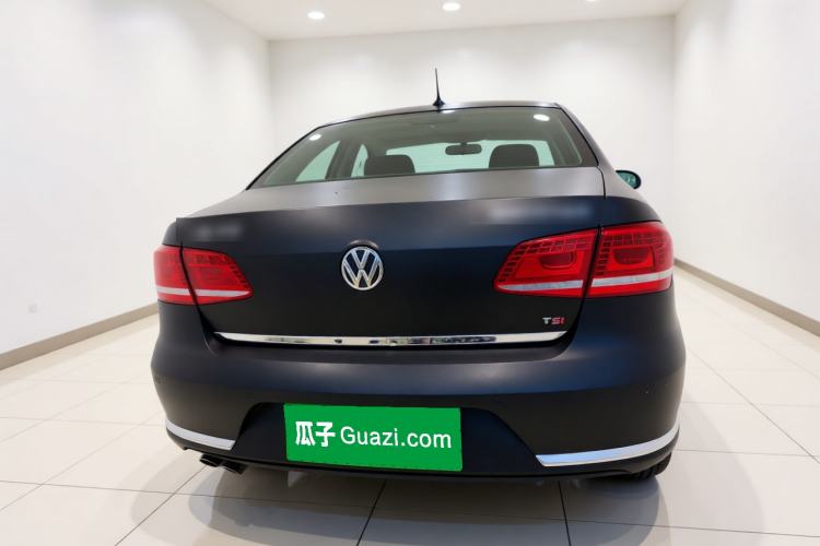 Used Volkswagen Magotan 2016 1.8TSI Luxury Comfort Model Rear