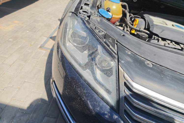 Used Volkswagen Magotan 2016 1.8TSI Luxury Comfort Model Right Front Headlight