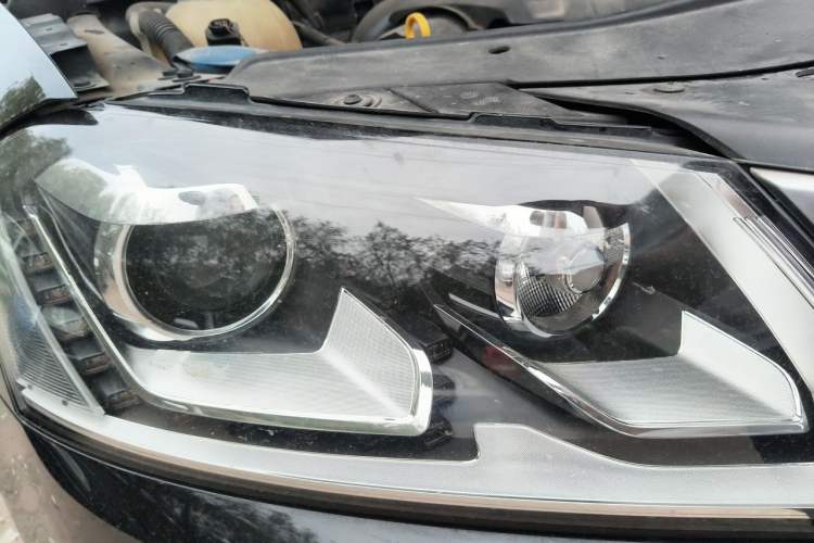 Used Volkswagen Magotan 2016 1.8TSI Smart Enjoyment Leading Model Right Front Headlight