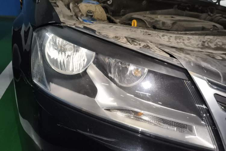 Used Volkswagen Magotan 2016 1.8TSI Smart Comfort Model Right Front Headlight