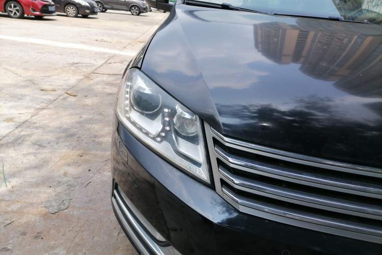 Used Volkswagen Magotan 2016 1.8TSI Luxury Comfort Model Right Front Headlight