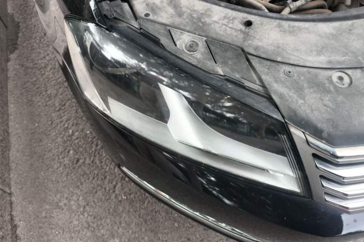 Used Volkswagen Magotan 2016 1.8TSI Smart Comfort Model Right Front Headlight