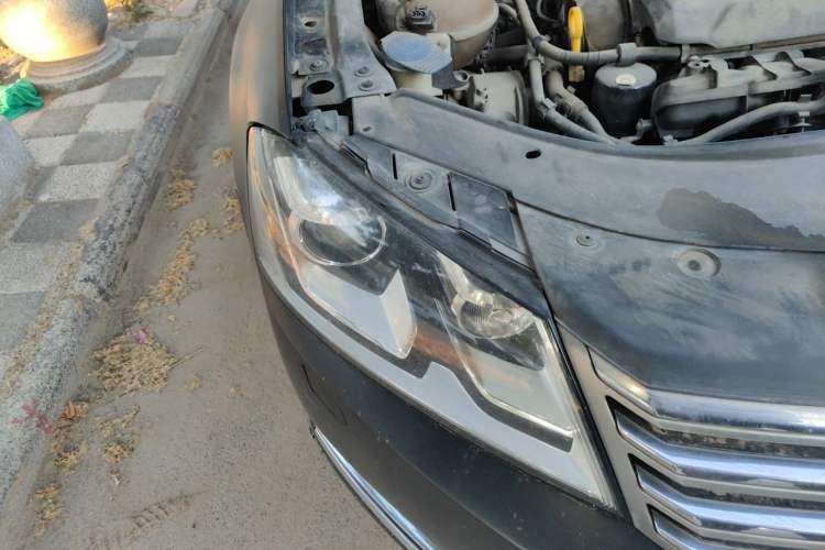 Used Volkswagen Magotan 2016 1.8TSI Luxury Comfort Model Right Front Headlight