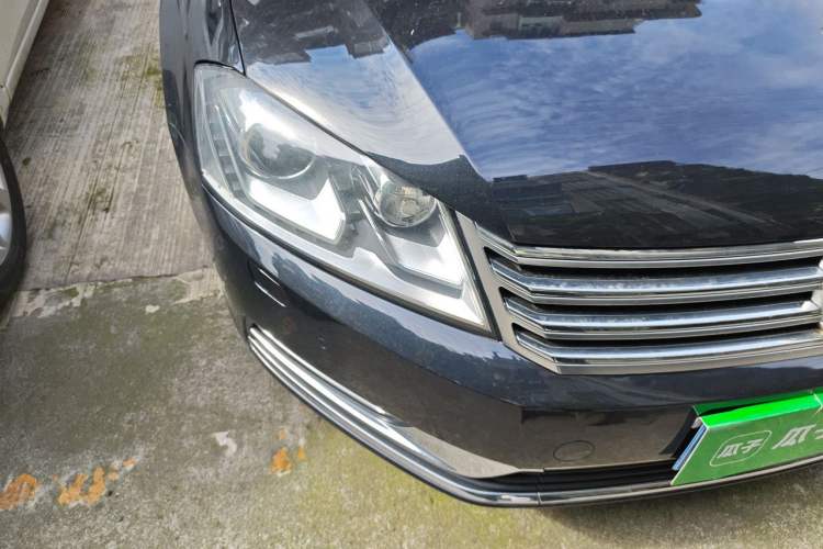 Used Volkswagen Magotan 2016 1.8TSI Luxury Comfort Model Right Front Headlight