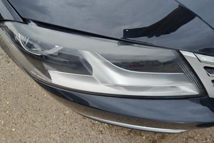 Used Volkswagen Magotan 2016 1.8TSI Smart Comfort Model Right Front Headlight