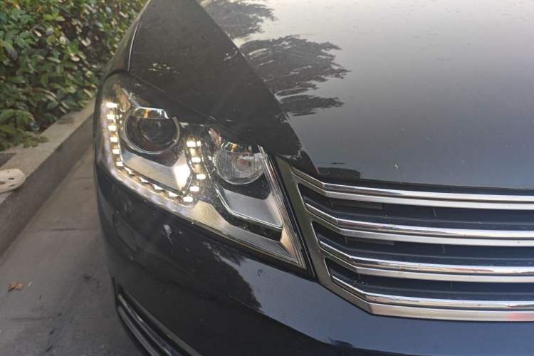 Used Volkswagen Magotan 2016 1.8TSI Luxury Comfort Model Right Front Headlight
