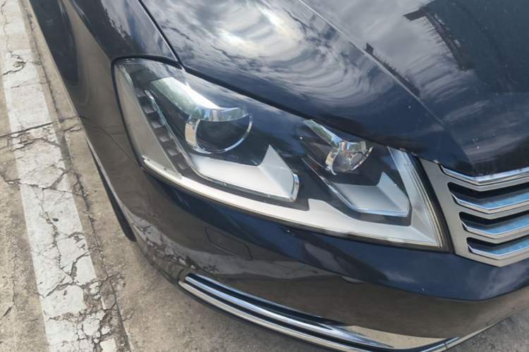 Used Volkswagen Magotan 2016 1.8TSI Luxury Comfort Model Right Front Headlight