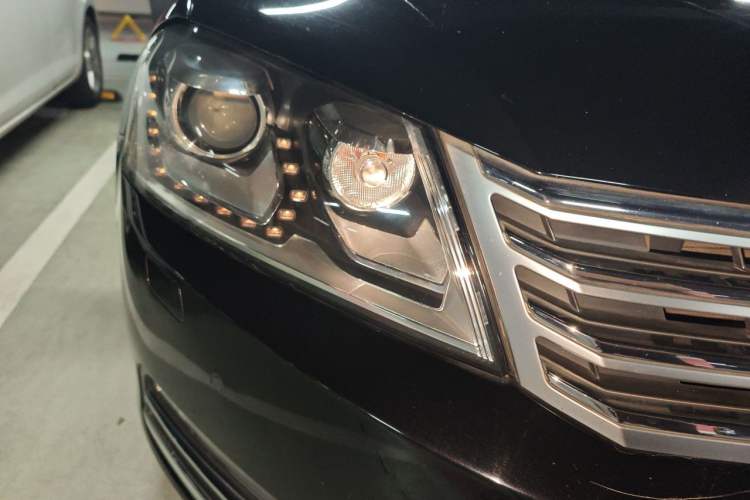 Used Volkswagen Magotan 2016 1.8TSI Smart Enjoyment Leading Model Right Front Headlight