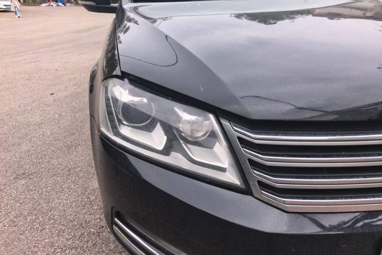 Used Volkswagen Magotan 2016 1.8TSI Luxury Comfort Model Right Front Headlight