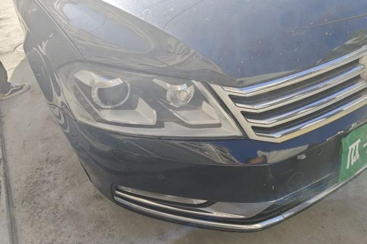 Used Volkswagen Magotan 2016 1.8TSI Luxury Comfort Model Right Front Headlight