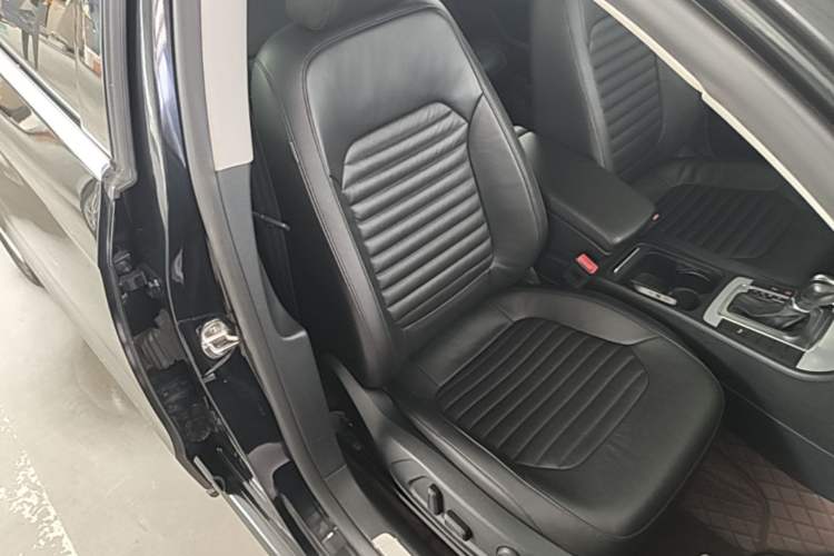 Used Volkswagen Magotan 2016 1.8TSI Smart Enjoyment Leading Model Right Front Seat
