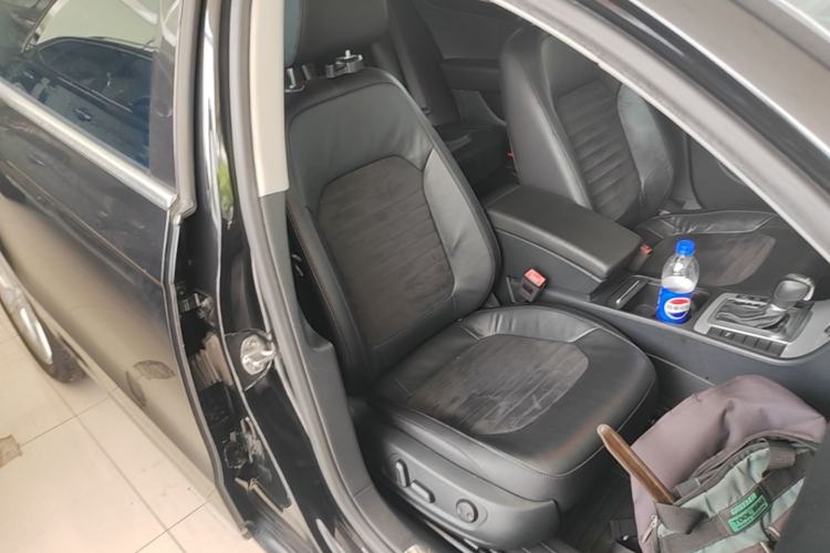 Used Volkswagen Magotan 2016 1.8TSI Luxury Comfort Model Right Front Seat