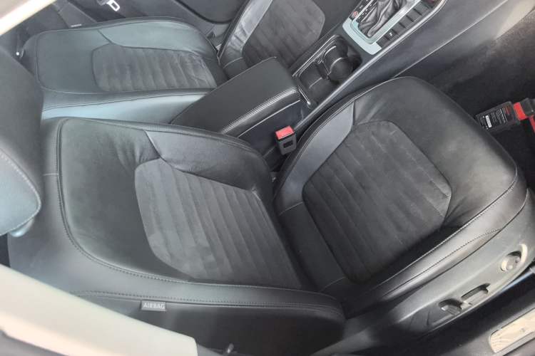 Used Volkswagen Magotan 2016 1.8TSI Luxury Comfort Model Right Front Seat