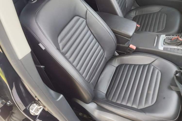 Used Volkswagen Magotan 2016 1.8TSI Smart Comfort Model Right Front Seat