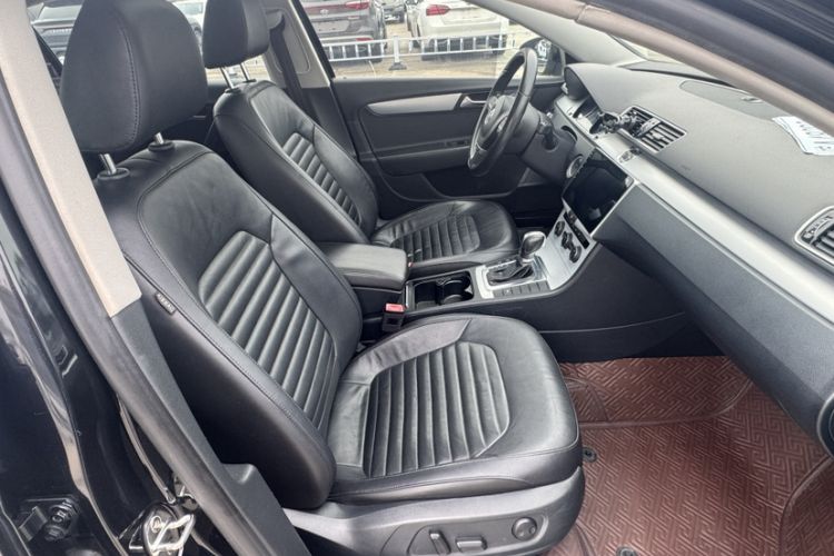 Used Volkswagen Magotan 2016 1.8TSI Smart Enjoyment Leading Model Right Front Seat