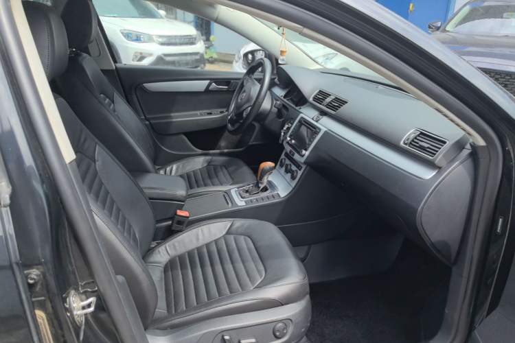 Used Volkswagen Magotan 2016 1.8TSI Smart Enjoyment Leading Model Right Front Seat