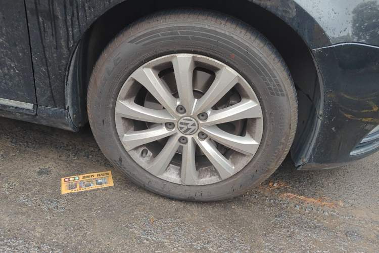 Used Volkswagen Magotan 2016 1.8TSI Smart Comfort Model Right Front Wheel Hub