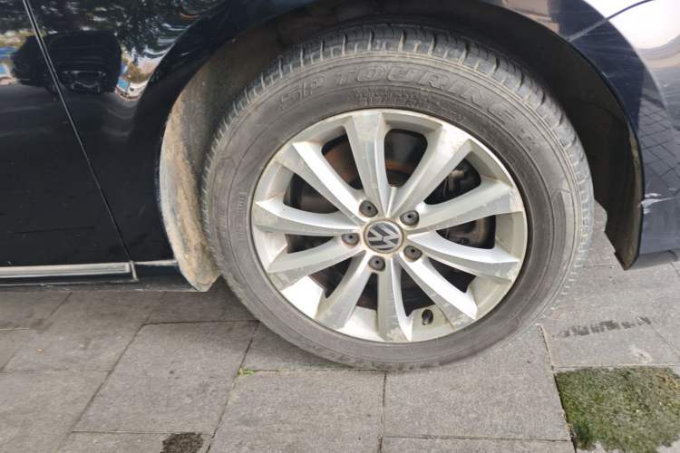Used Volkswagen Magotan 2016 1.8TSI Smart Comfort Model Right Front Wheel Hub