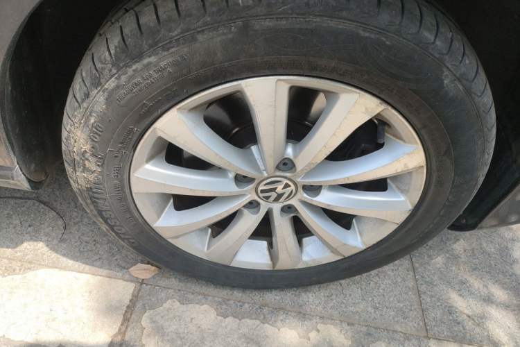 Used Volkswagen Magotan 2016 1.8TSI Smart Enjoyment Leading Model Right Front Wheel Hub