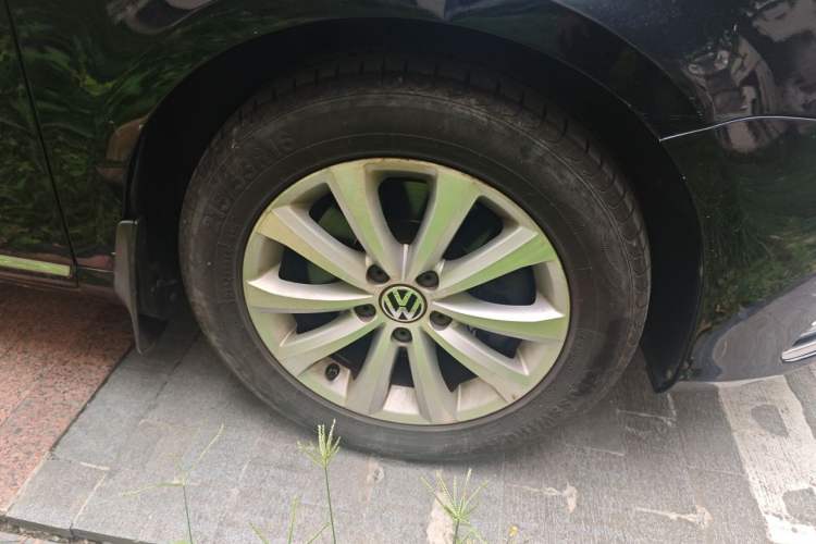 Used Volkswagen Magotan 2016 1.8TSI Smart Enjoyment Leading Model Right Front Wheel Hub