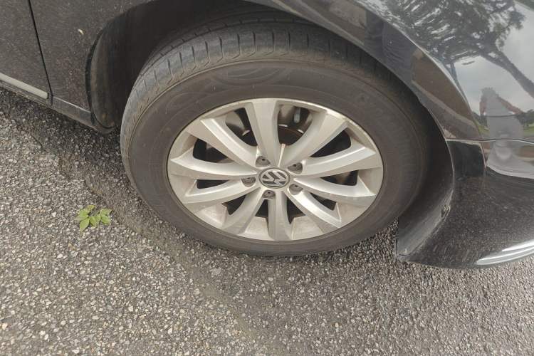 Used Volkswagen Magotan 2016 1.8TSI Smart Comfort Model Right Front Wheel Hub