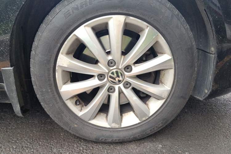 Used Volkswagen Magotan 2016 1.8TSI Smart Enjoyment Leading Model Right Front Wheel Hub