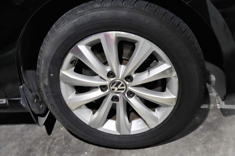 Used Volkswagen Magotan 2016 1.8TSI Smart Comfort Model Right Front Wheel Hub