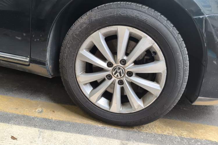 Used Volkswagen Magotan 2016 1.8TSI Smart Enjoyment Leading Model Right Front Wheel Hub