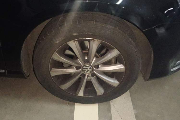 Used Volkswagen Magotan 2016 1.8TSI Smart Comfort Model Right Front Wheel Hub