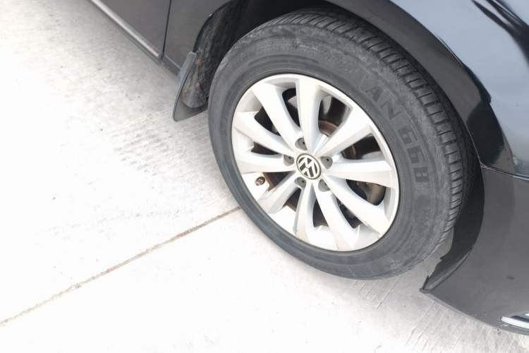 Used Volkswagen Magotan 2016 1.8TSI Smart Comfort Model Right Front Wheel Hub