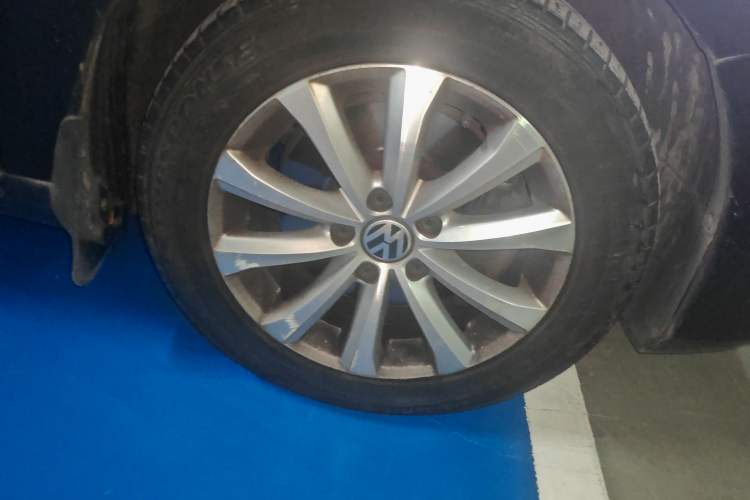 Used Volkswagen Magotan 2016 1.8TSI Smart Enjoyment Leading Model Right Front Wheel Hub
