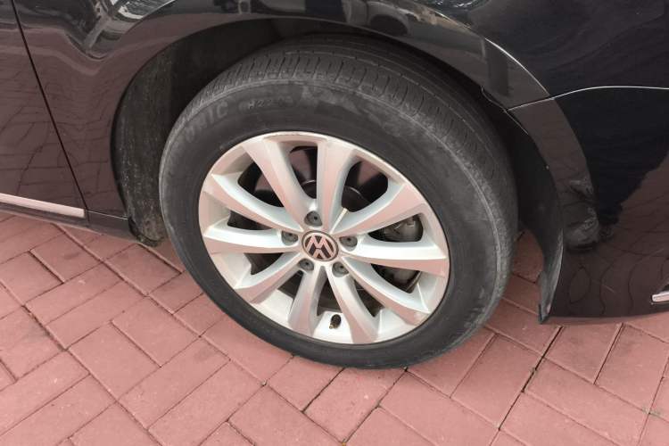 Used Volkswagen Magotan 2016 1.8TSI Smart Enjoyment Leading Model Right Front Wheel Hub
