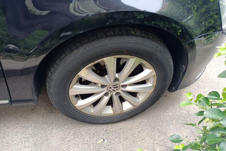 Used Volkswagen Magotan 2016 1.8TSI Smart Comfort Model Right Front Wheel Hub